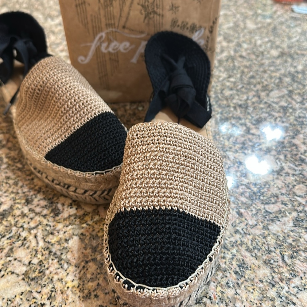 Free People Black and Tan Women's Ankle Wrap Shoes. Size 40 in EU sizing. - Picture 2 of 7